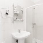 Comfort Plus bathroom in Deribas Hotel